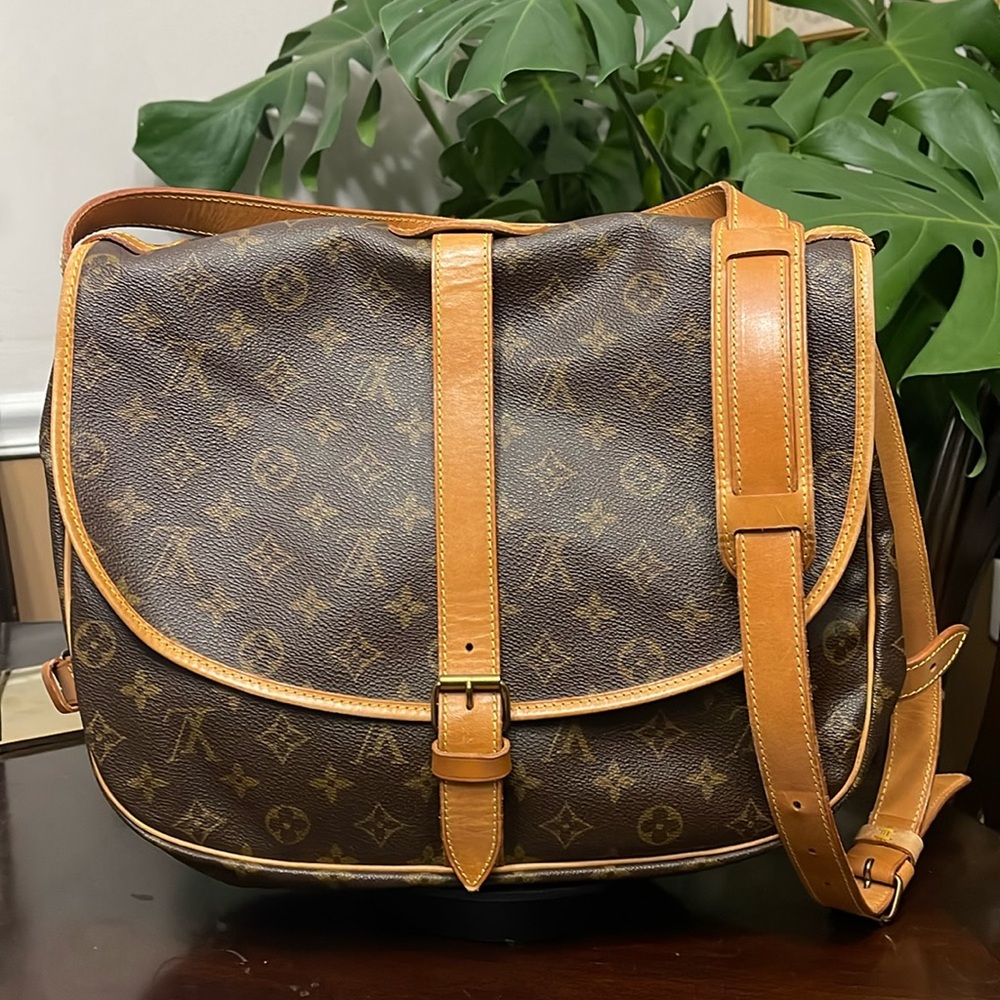 #075-0050-1062 LOUIS VUITTON MONOGRAM SAUMUR GM AR0940